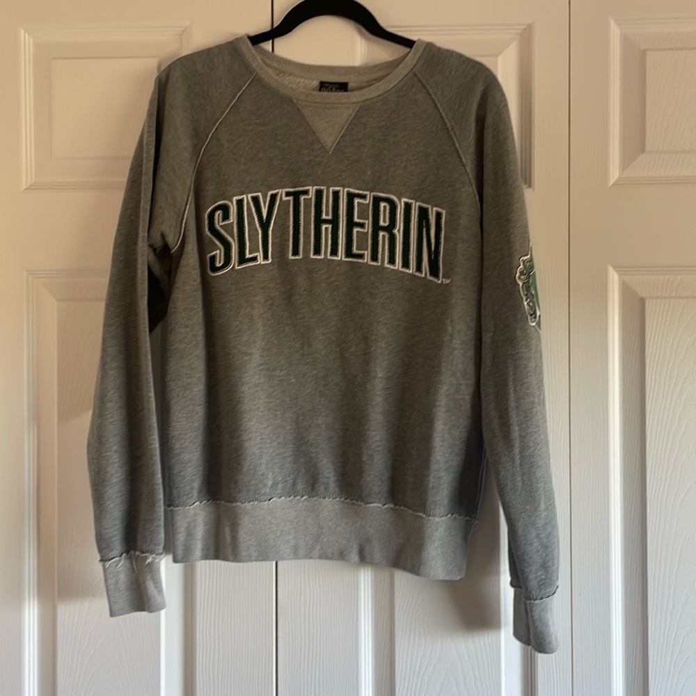 HP world Slytherin sweatshirt 🐍